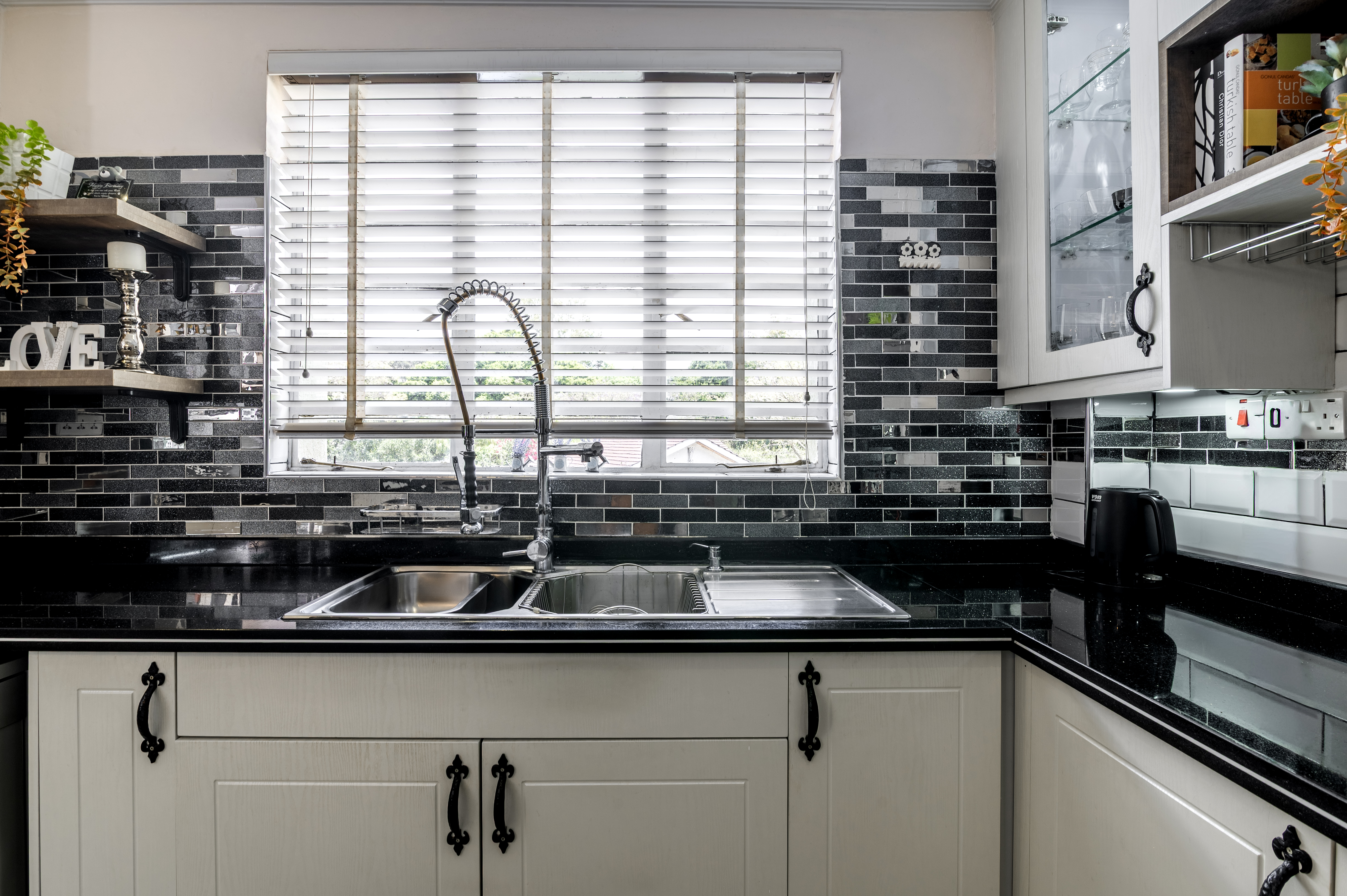 Elegant 3 BR + SQ for Sale in Kileleshwa - Image 12