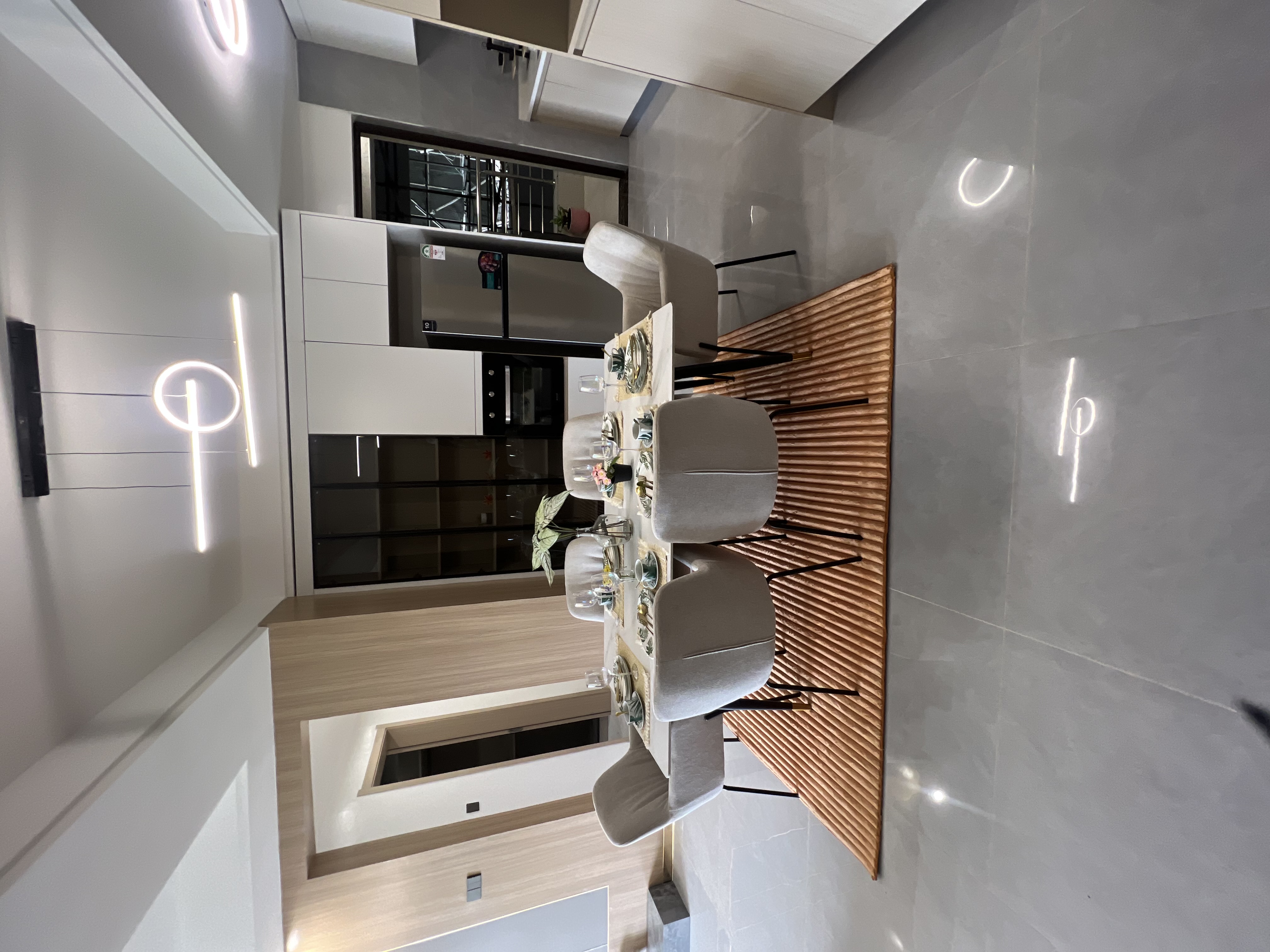 Modern 3 BR + SQ for sale in Riverside Drive - Image 2