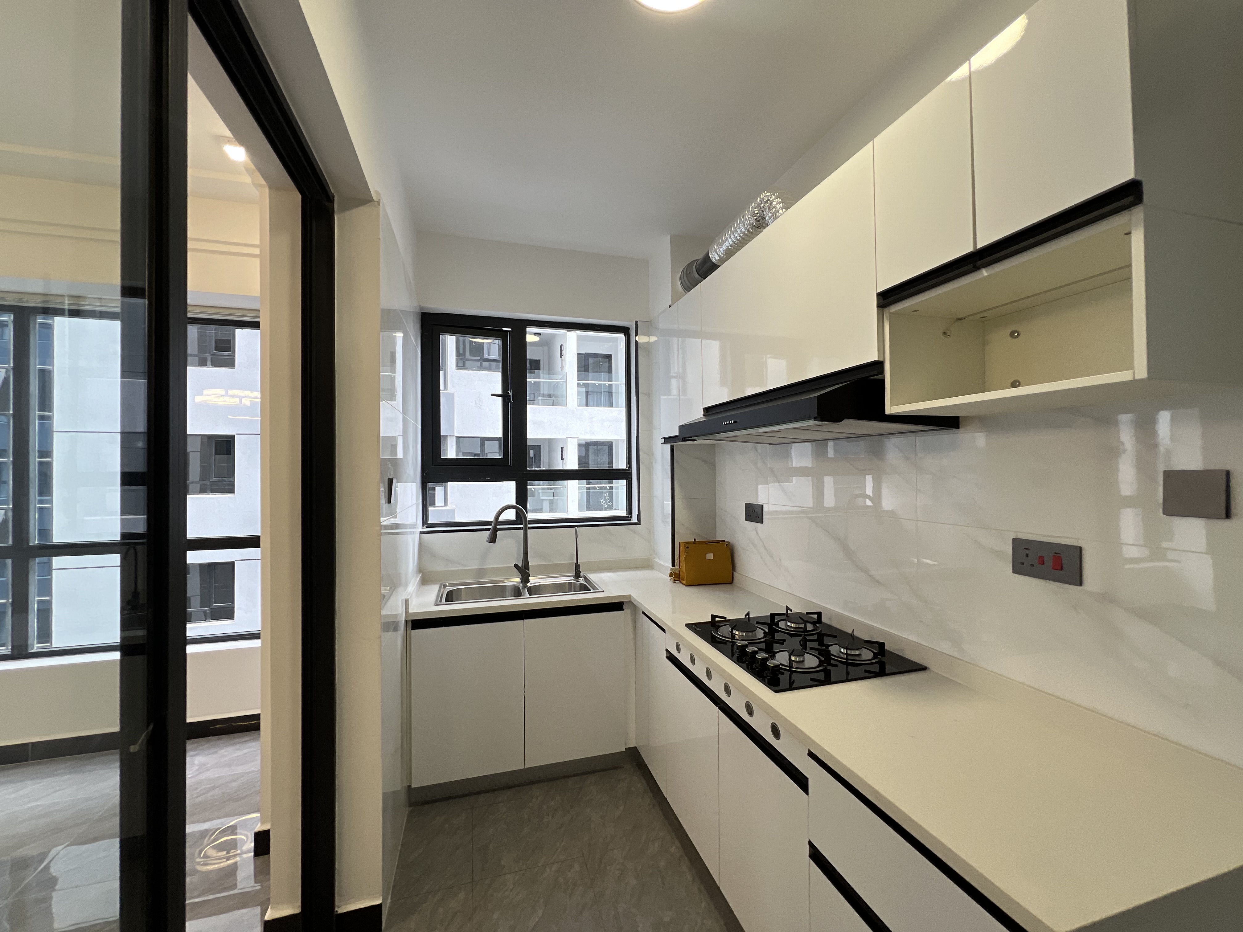 Modern 2 Bedroom For Sale in Lavington - Image 9