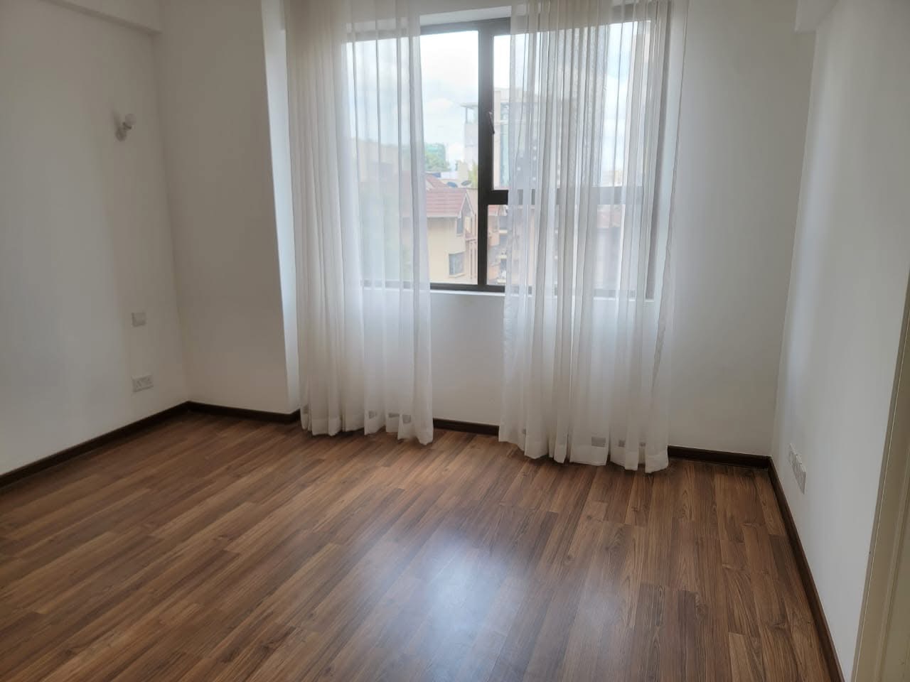 Modern 2 BR apartment for sale in Kilimani - Image 4