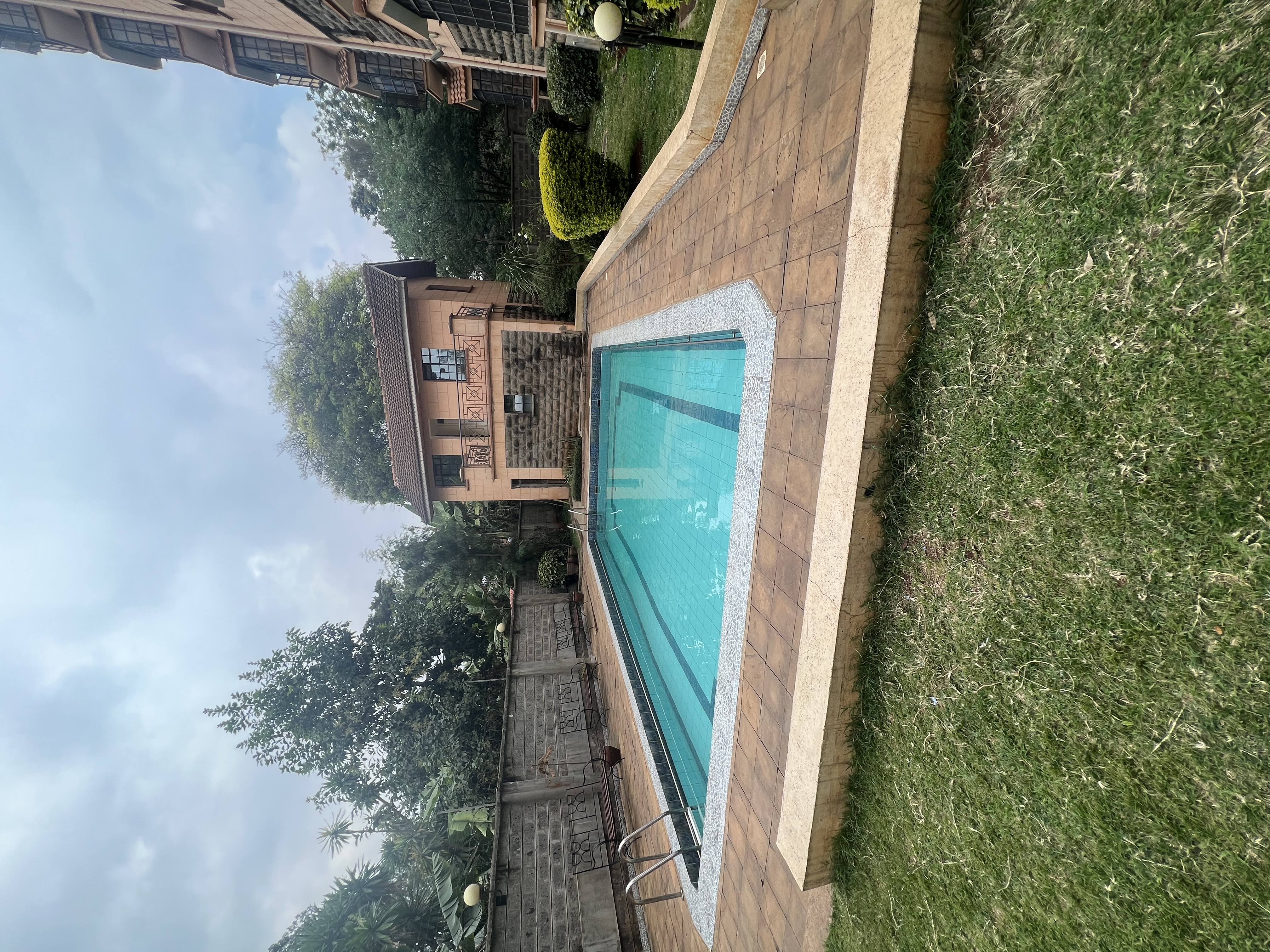 Charming 3 BR +SQ for sale in Westlands,Brookside Drive - Image 2