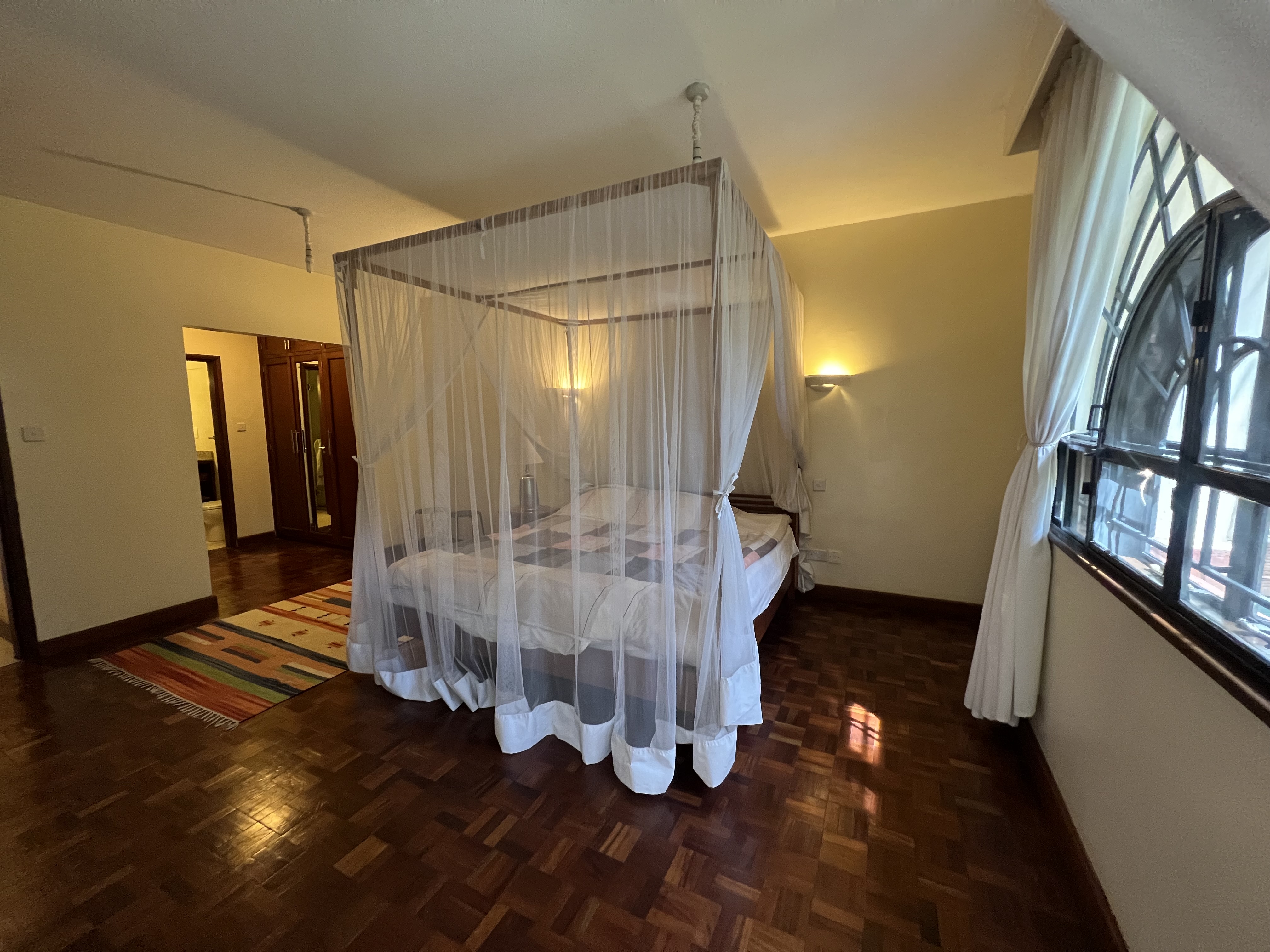 Charming 3 BR Duplex to let in Riverside - Image 11